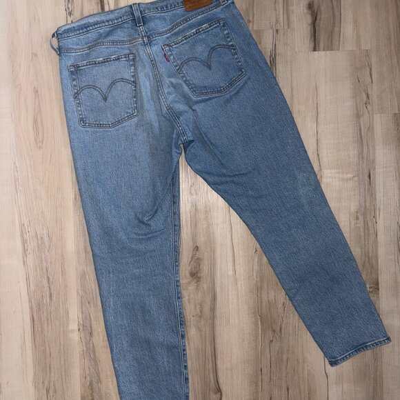 Levi's Light- Medium Wash Buttonfly Wedgie Jeans 30 - Picture 6 of 8